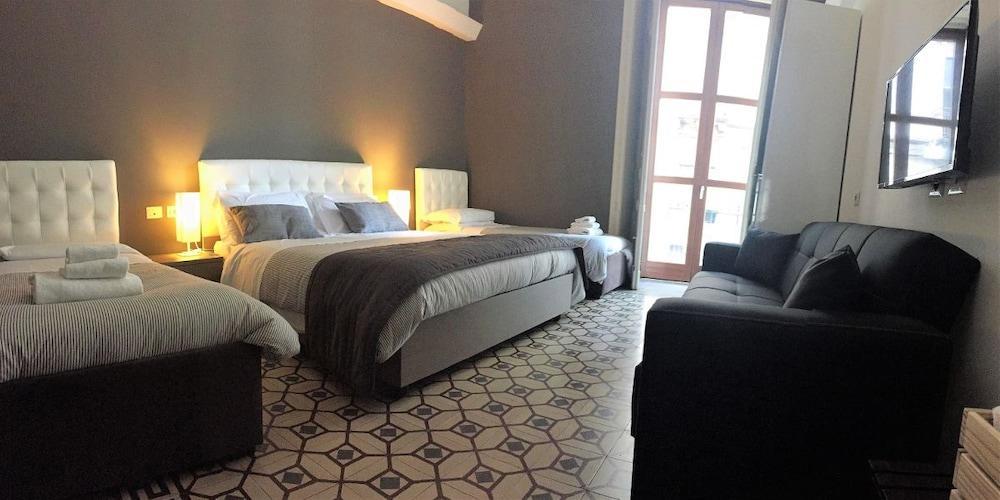Ottomood Ala Ovest Centro Bed & Breakfast