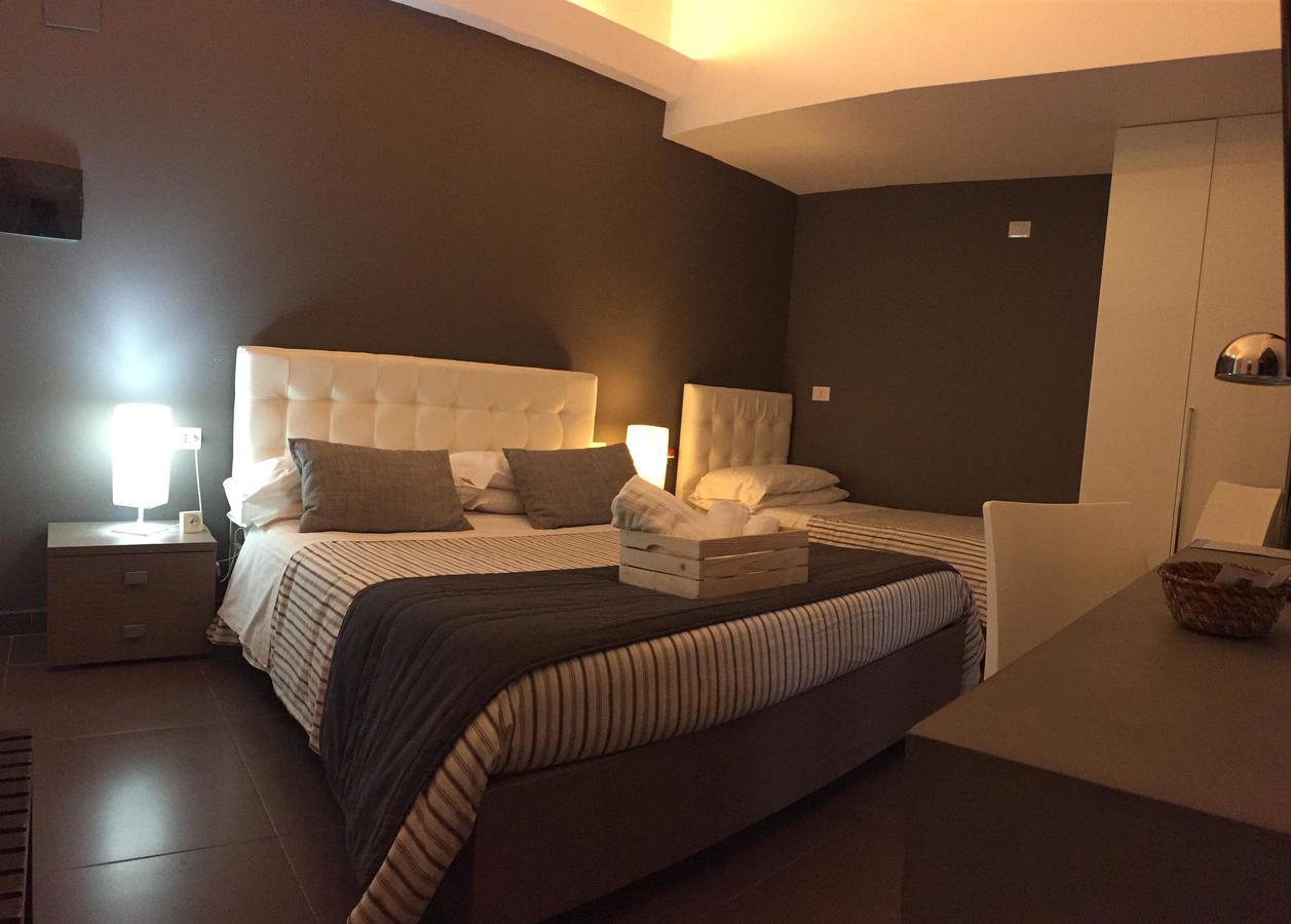 Ottomood Ala Ovest Centro Bed & Breakfast 3*