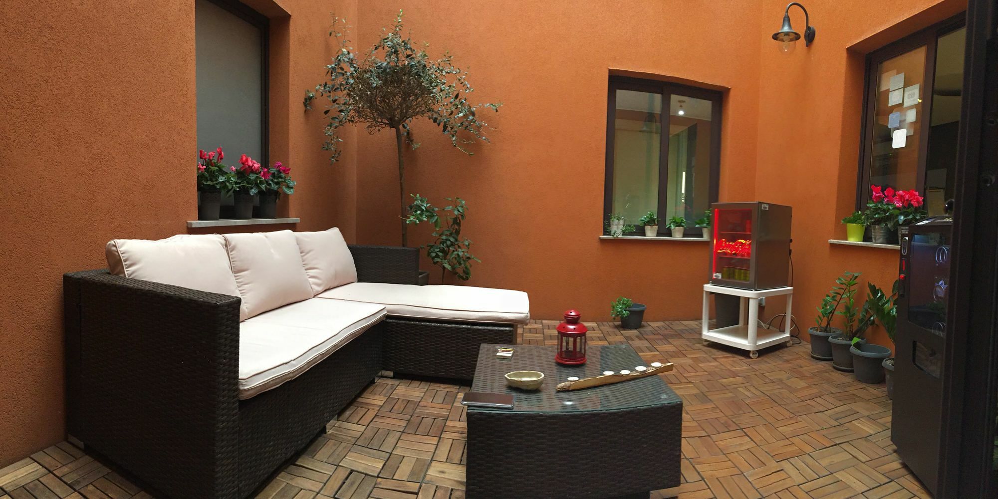 Ottomood Ala Ovest Centro Bed & Breakfast