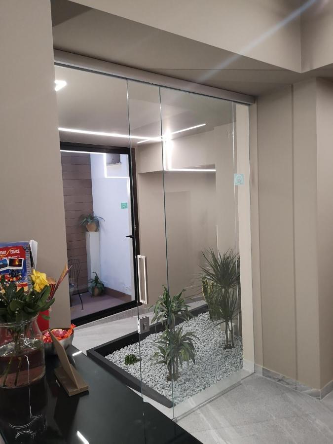 Ottomood Ala Ovest Centro Bed & Breakfast 3*