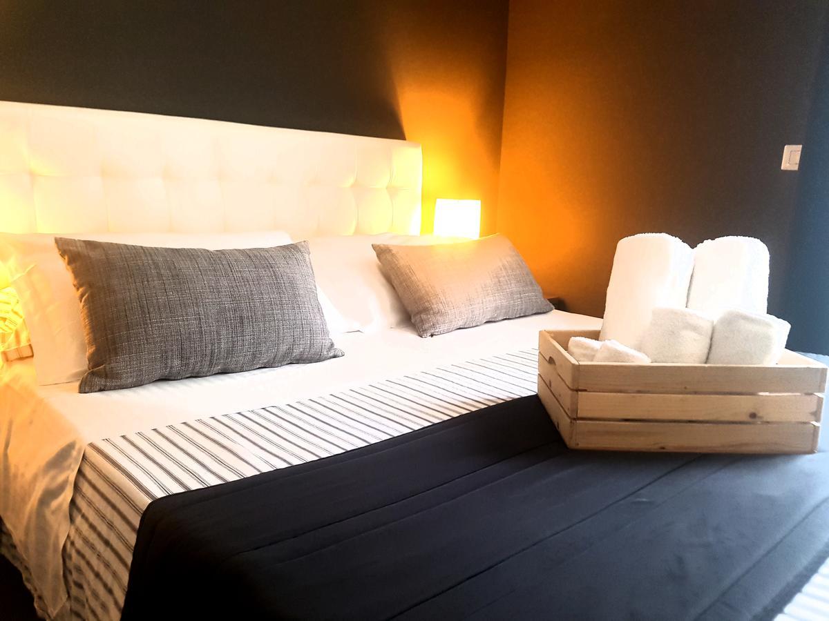 Ottomood Ala Ovest Centro Bed & Breakfast 3*