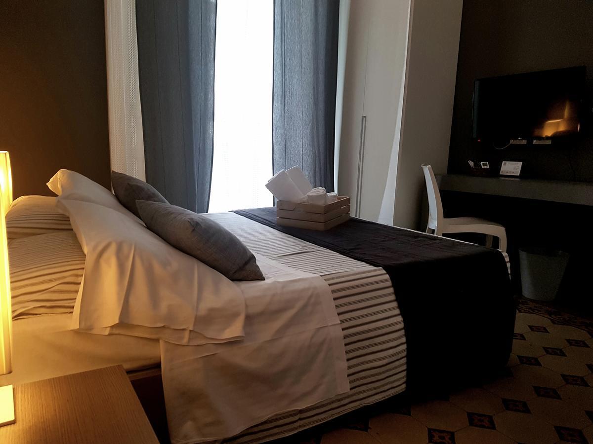 Ottomood Ala Ovest Centro Bed & Breakfast 3*