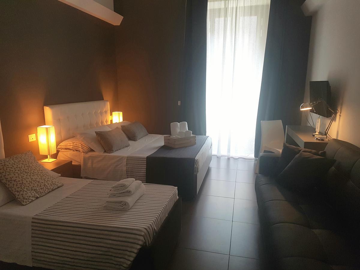 Ottomood Ala Ovest Centro Bed & Breakfast 3*